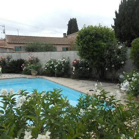 Maison 3 Chambres Avec Piscine Au Calme Proche De Nimes Villa *