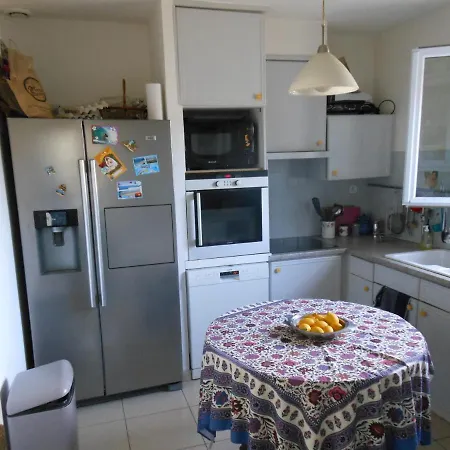 Villa Maison 3 Chambres Avec Piscine Au Calme Proche De Nimes *
