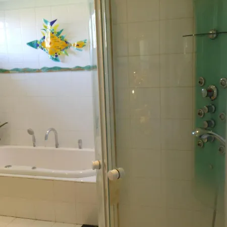 Maison 3 Chambres Avec Piscine Au Calme Proche De Nimes Villa *